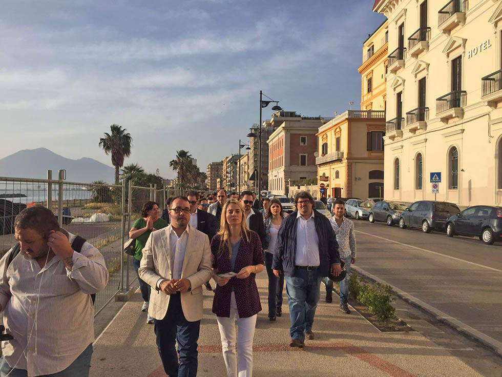 Candidato sindaco castellammare parla con barbara Matera